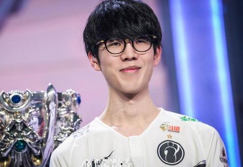 白衣教练爆料转会视频,转会视频背后的转会风云