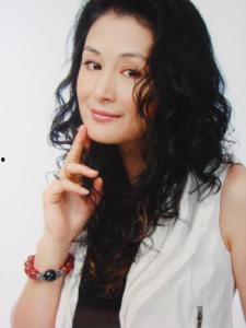 演员于月仙头条号,从荧幕女神到生活达人，揭秘她的多彩人生