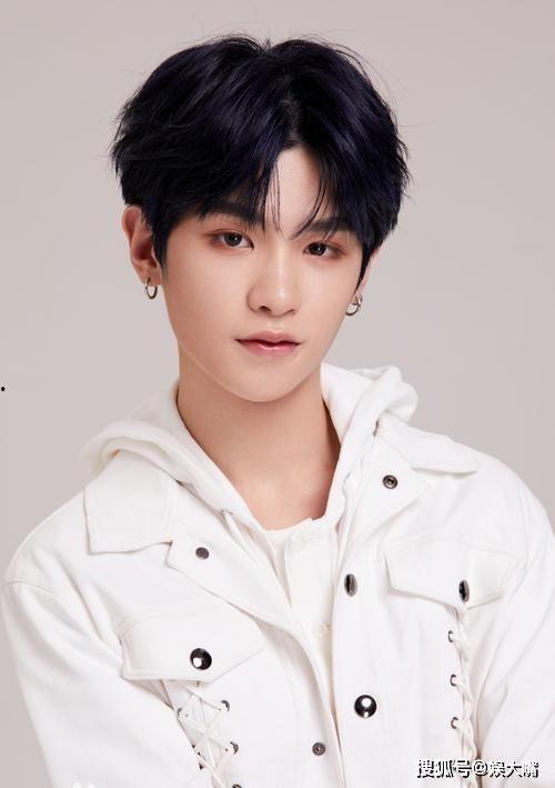 黄明昊吃瓜前排,揭秘娱乐圈幕后风云